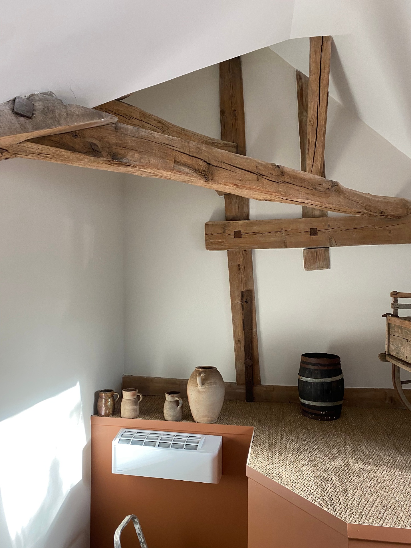 Rénovation intérieure — chambre sous charpente