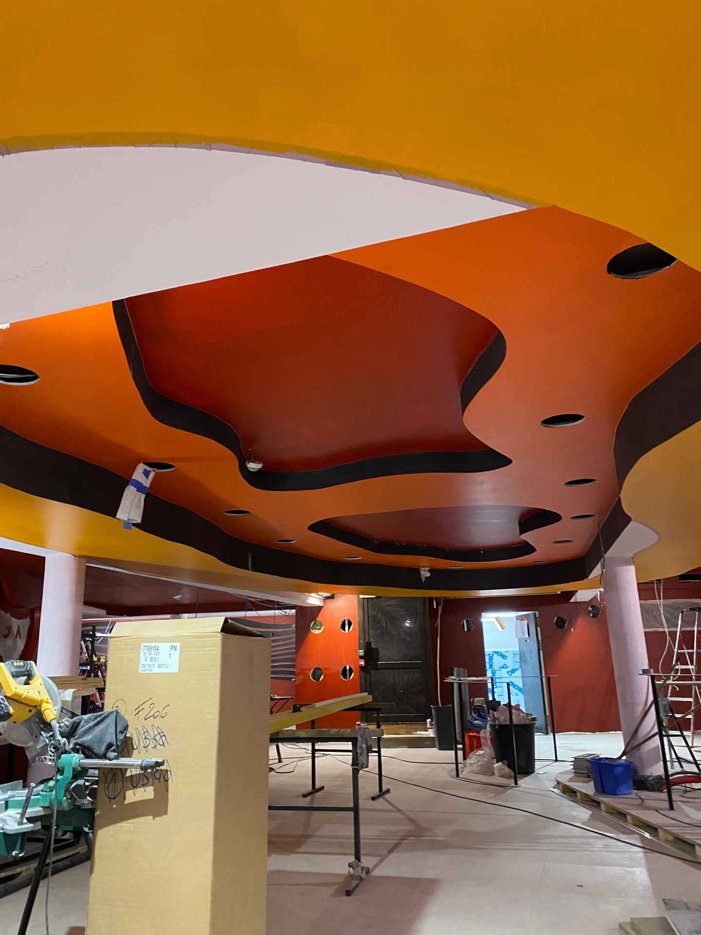 Rénovation intérieure — plafond design