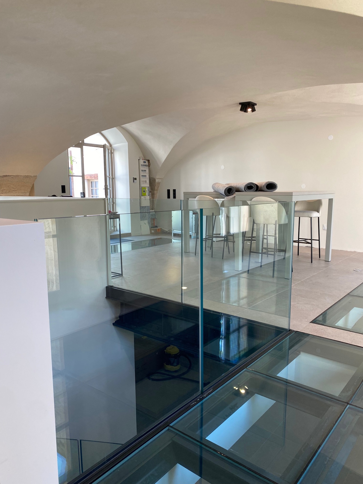 Rénovation intérieure — mezzanine sous voûte